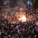Mii de israelieni blochează autostrăzi, cer eliberarea ostaticilor deținuți de Hamas, demisia premierului Benjamin Netanyahu și noi alegeri parlamentare